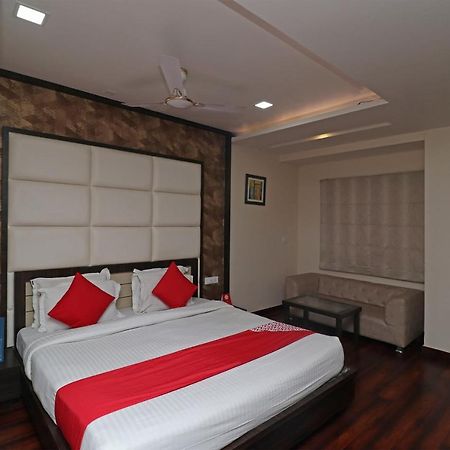 Deoria Oyo 29382 Golden Laurel Inn מראה חיצוני תמונה