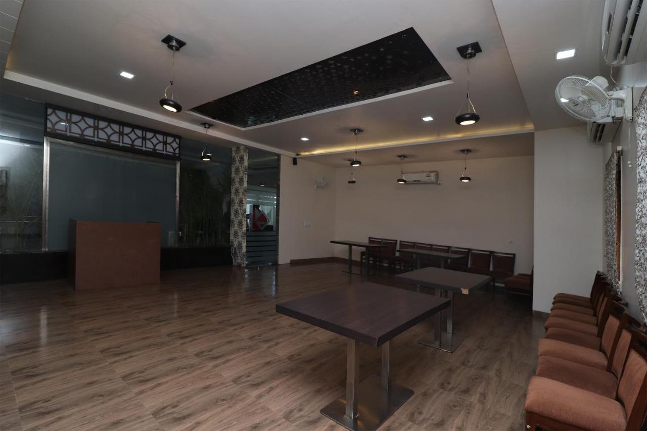 Deoria Oyo 29382 Golden Laurel Inn מראה חיצוני תמונה